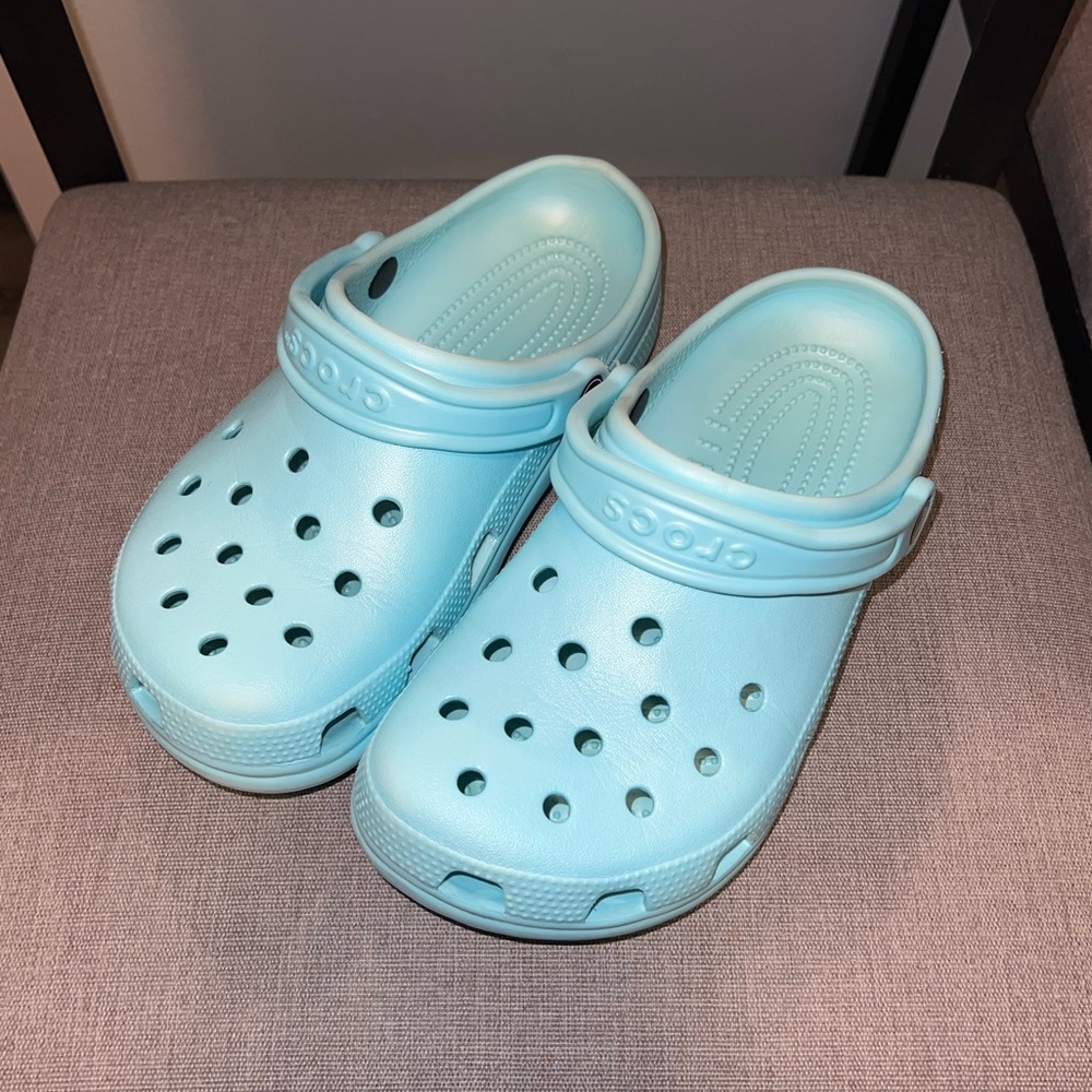 CROCS